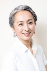 40代でグレイヘアにしている人いますか?