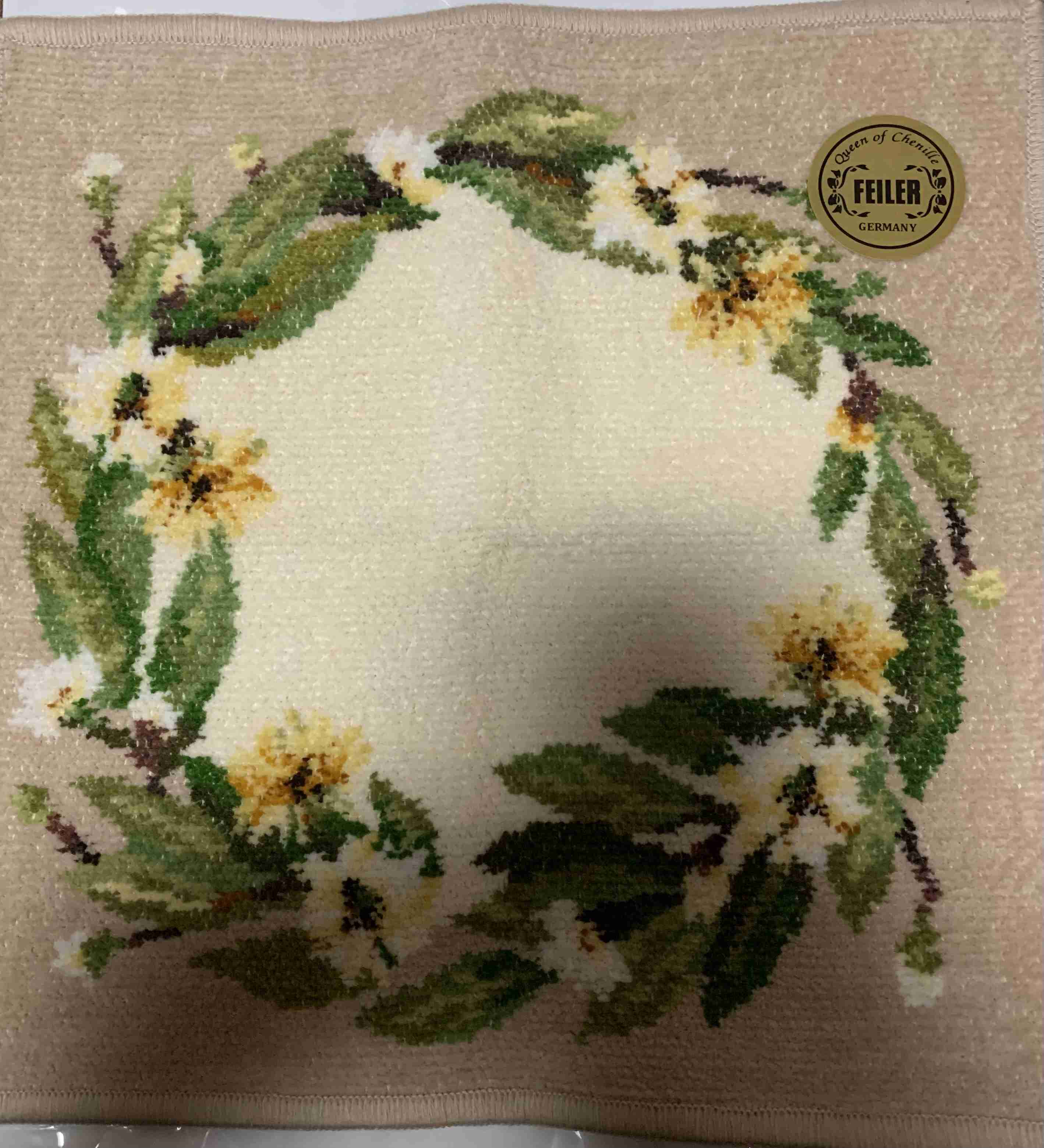 【ハンカチ】みんなの持ってるフェイラー見せて【ポーチ】