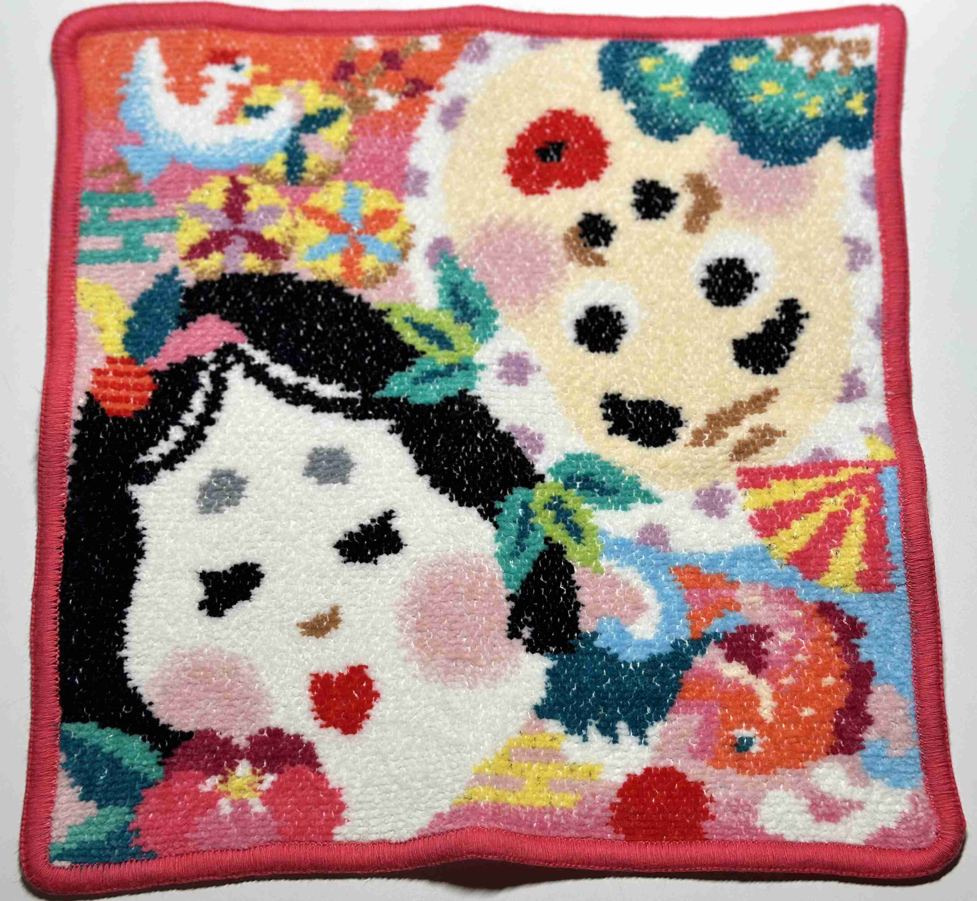 【ハンカチ】みんなの持ってるフェイラー見せて【ポーチ】