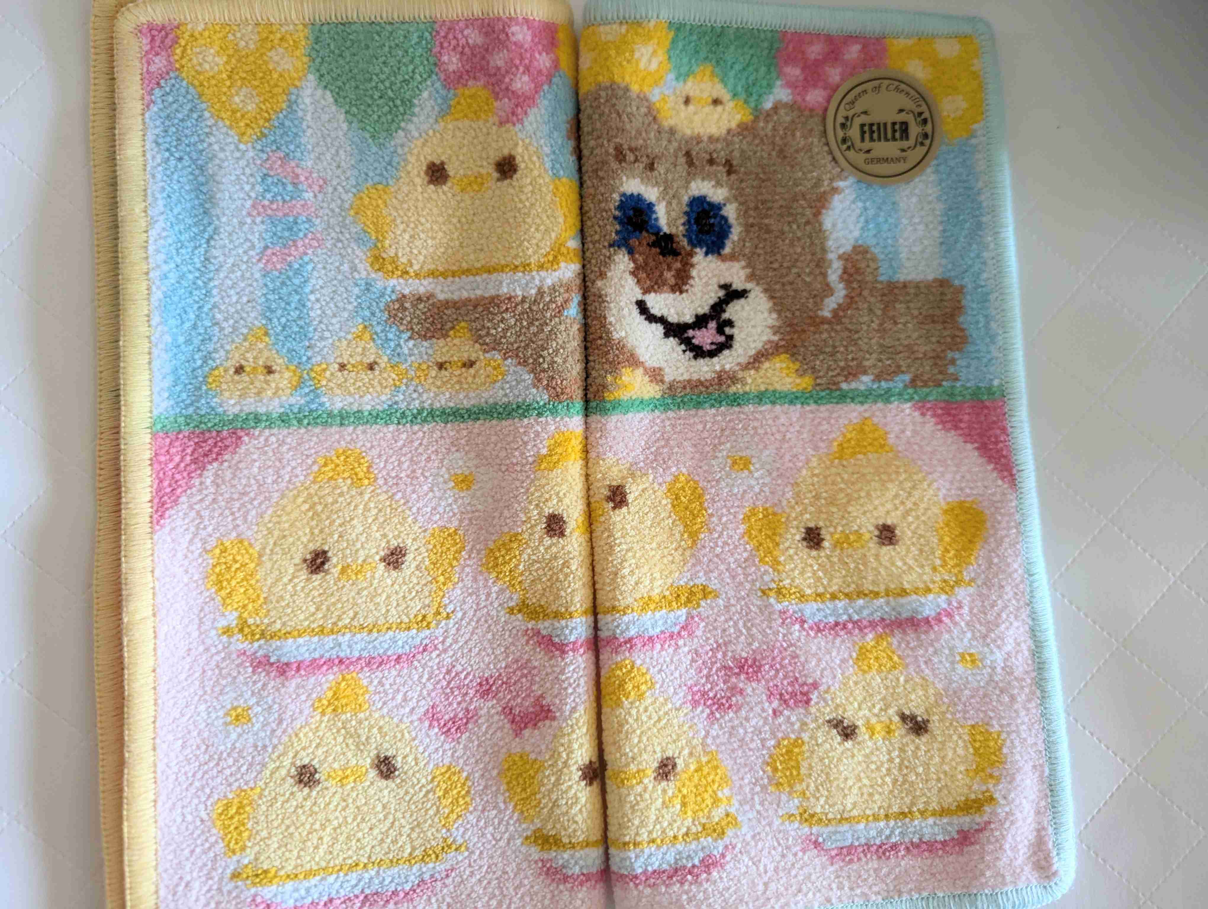 【ハンカチ】みんなの持ってるフェイラー見せて【ポーチ】