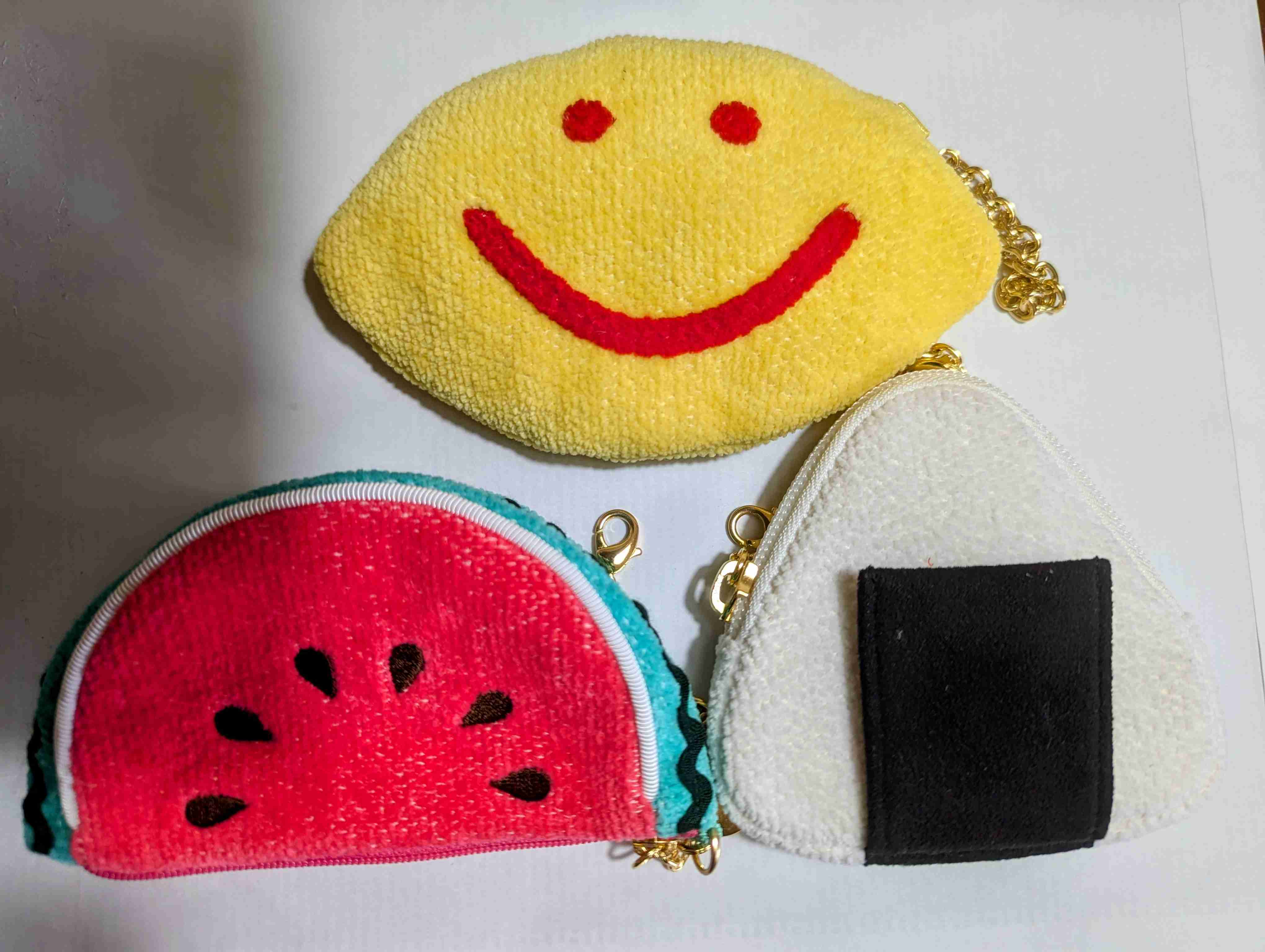 【ハンカチ】みんなの持ってるフェイラー見せて【ポーチ】