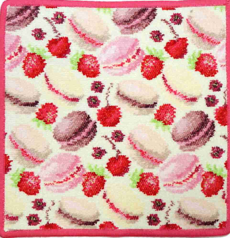 【ハンカチ】みんなの持ってるフェイラー見せて【ポーチ】