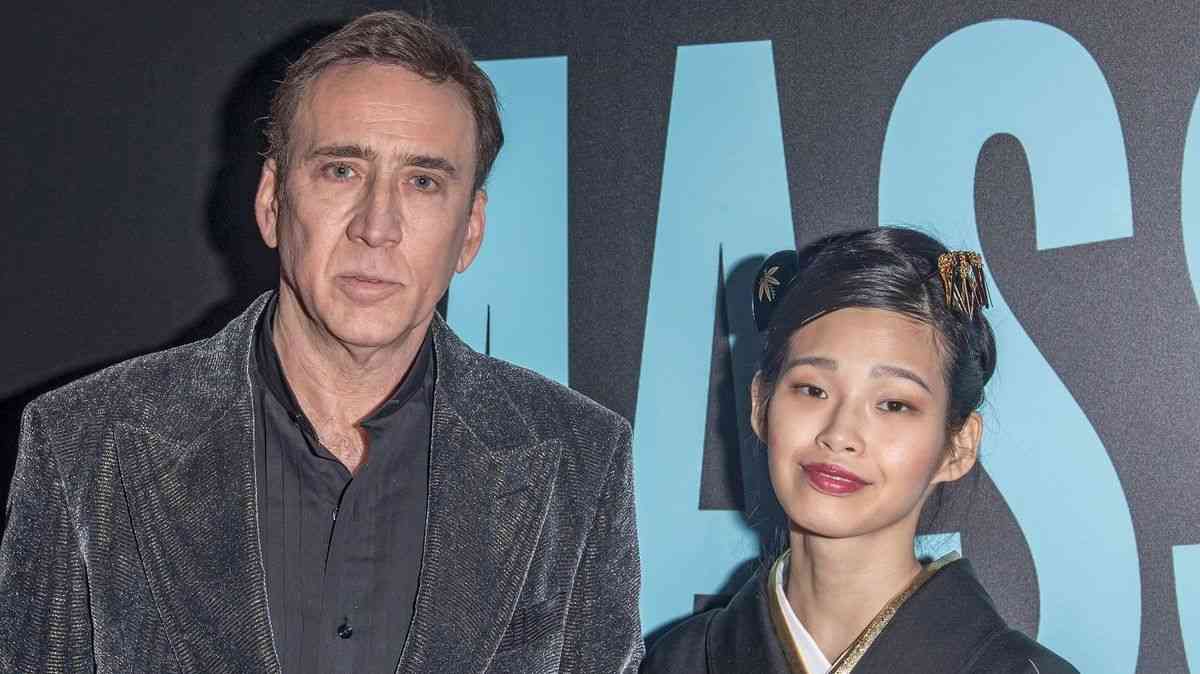 ニコラス・ケイジ、日本人妻とラブラブ！新作映画のプレミアにも手つなぎ登場