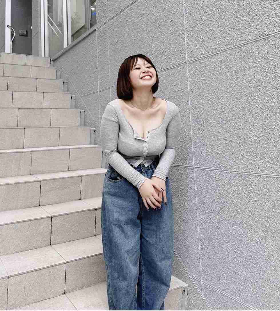 “6男7女の大家族”うるしやま家、25歳長男がプロポーズ成功で「一家の大黒柱」へ 感慨にふけるパパママに視聴者「密着の時から見てたあっくんが結婚か」