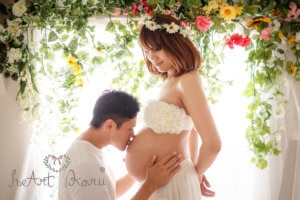 友人のマタニティフォト、“見たくない人”がまさかの7割以上…。理由を聞いて見えてきたものとは