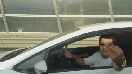 車 煽られたことある人