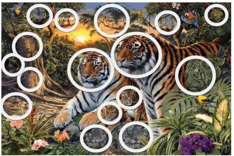 どこかに何かが隠れているような画像