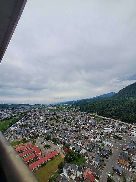 【タワマン論争】ひろゆき氏「タワマンはコンビニに行くのに30分かかる」は本当か？ 住んでいる人に聞いた「それより本当に最悪なこと」とは？ さらに地元民は「マナーの悪い外国人が増えた」と大ブーイング