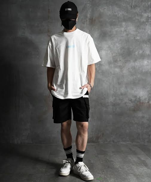 彼氏の私服の布の面積が少ない