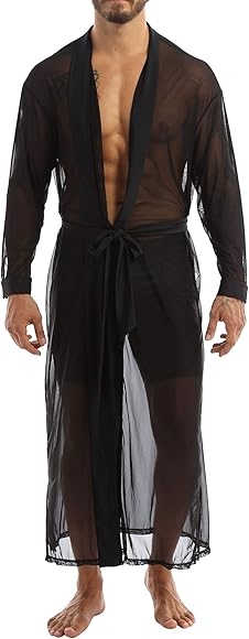 彼氏の私服の布の面積が少ない