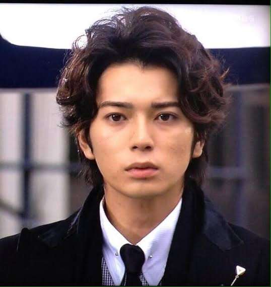 松本潤、激レア「嵐」3人再会ショット公開　ファン号泣　大野＆ニノにも言及「元気かな？」