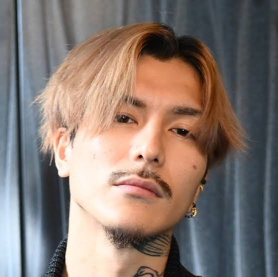 キンプリ脱退から3年…〝タトゥーびっしり〟岩橋玄樹の近影にファン騒然!!「子供が見ても大丈夫?」「ほんとにかっこ良すぎる」