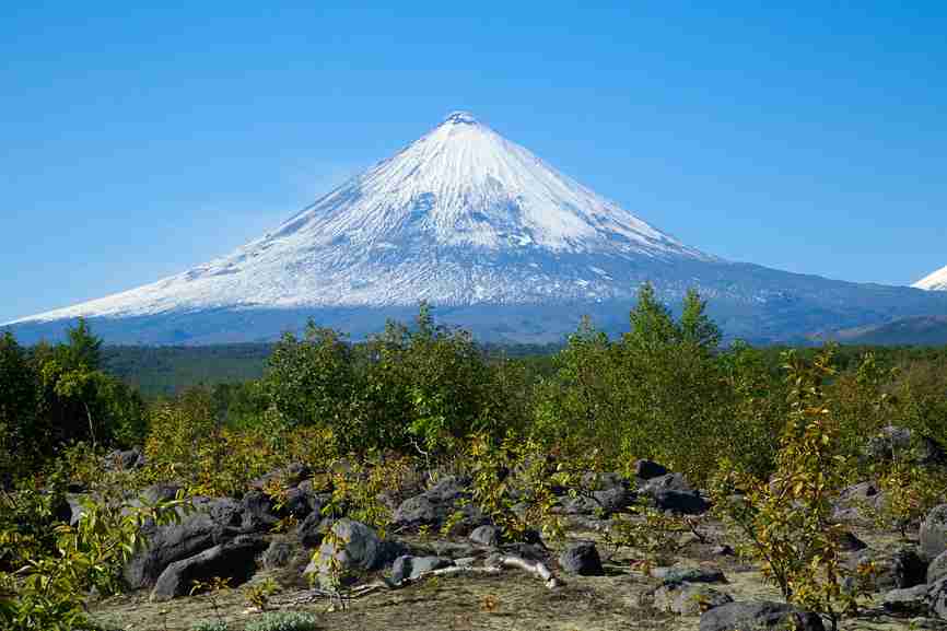 遭難時には横殴りの雨　富士登山中の外国人男性が死亡「友人が突然倒れた」=富士山御殿場口