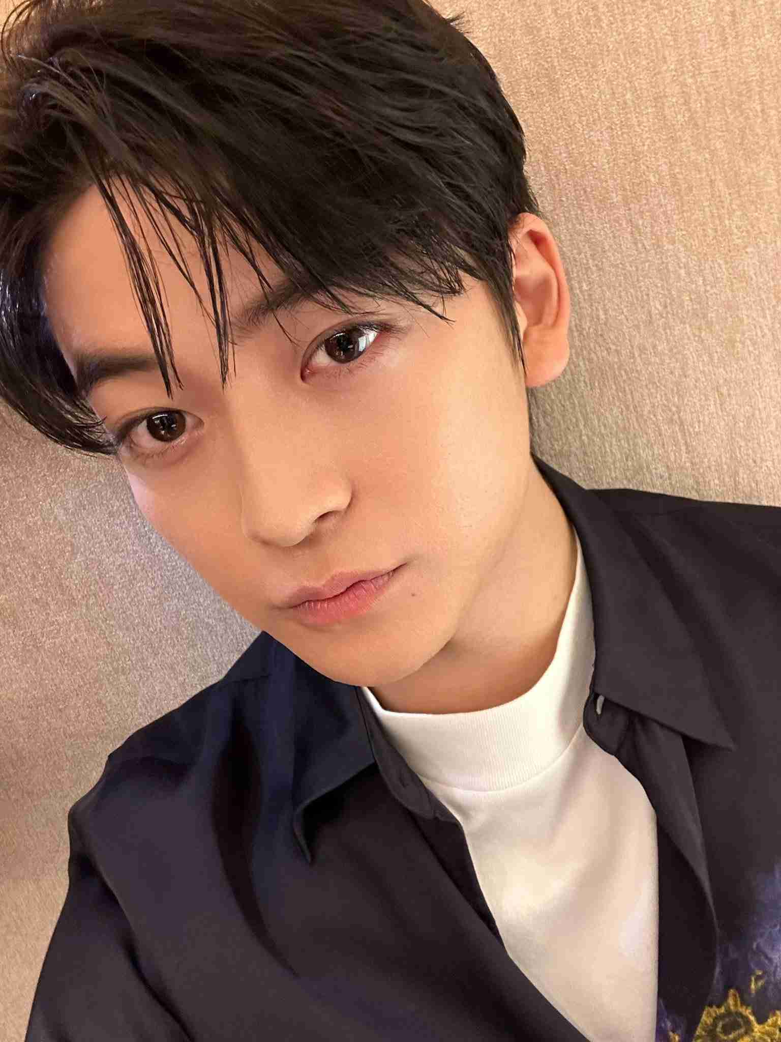 高橋文哉、『smart』表紙に初登場 “健康美”際立つタンクトップ姿披露