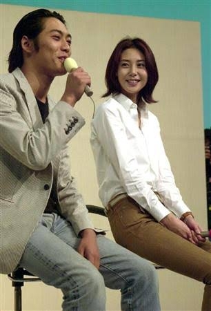 色んな芸能人の結婚会見が見たい Part2