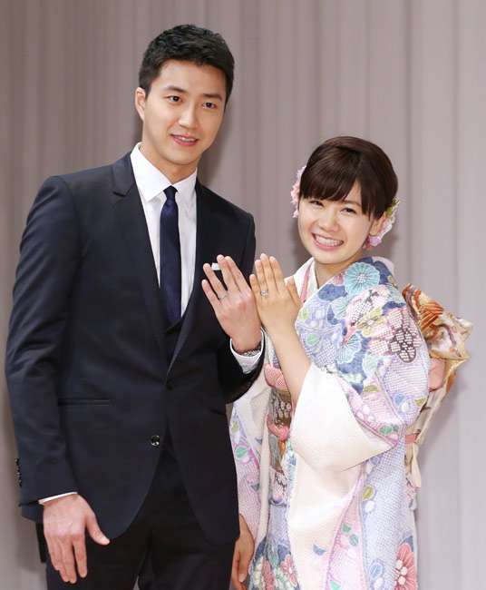 色んな芸能人の結婚会見が見たい Part2