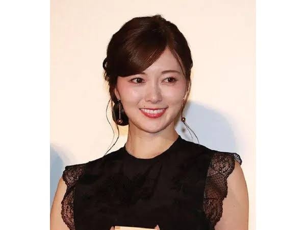 芸能人のお団子ヘアが見たい！