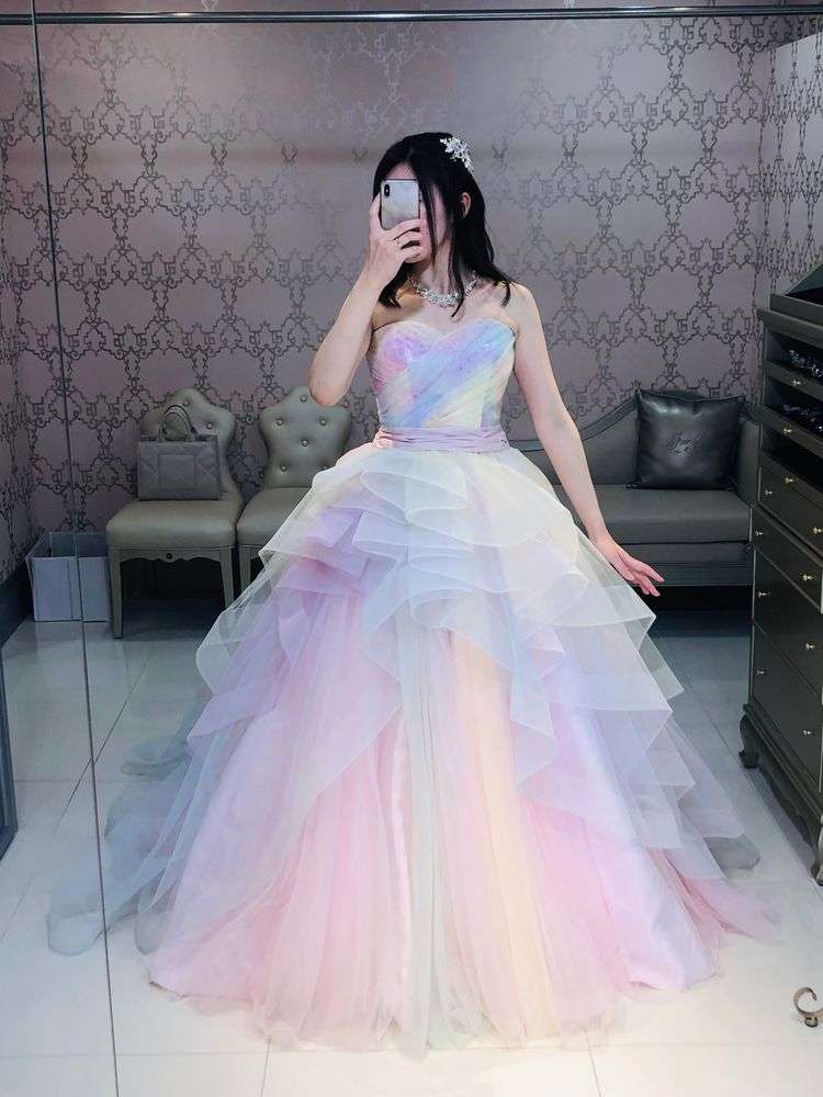 結婚式のカラードレス
