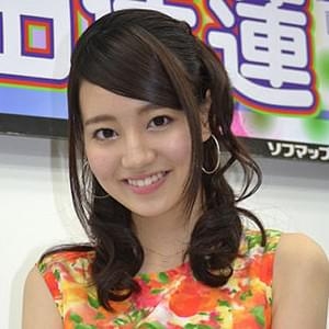 「人気アイドルグループ」の元メンバーがセクシー女優に。アイドル時代と同じ“本名”で活動するワケ