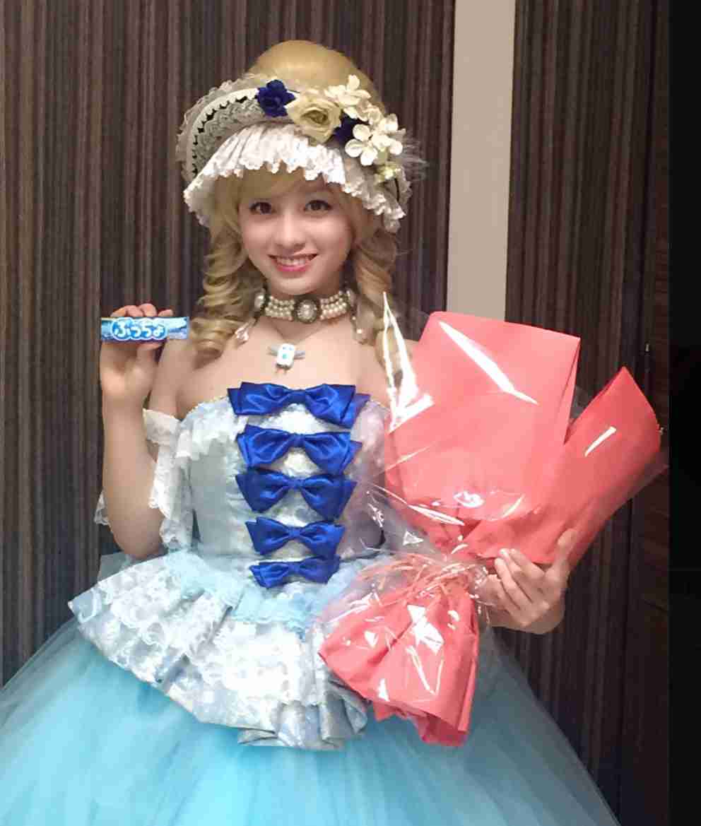 橋本環奈、衝撃の“金髪ギャル姿”を初公開 新たな朝ドラヒロインが爆誕