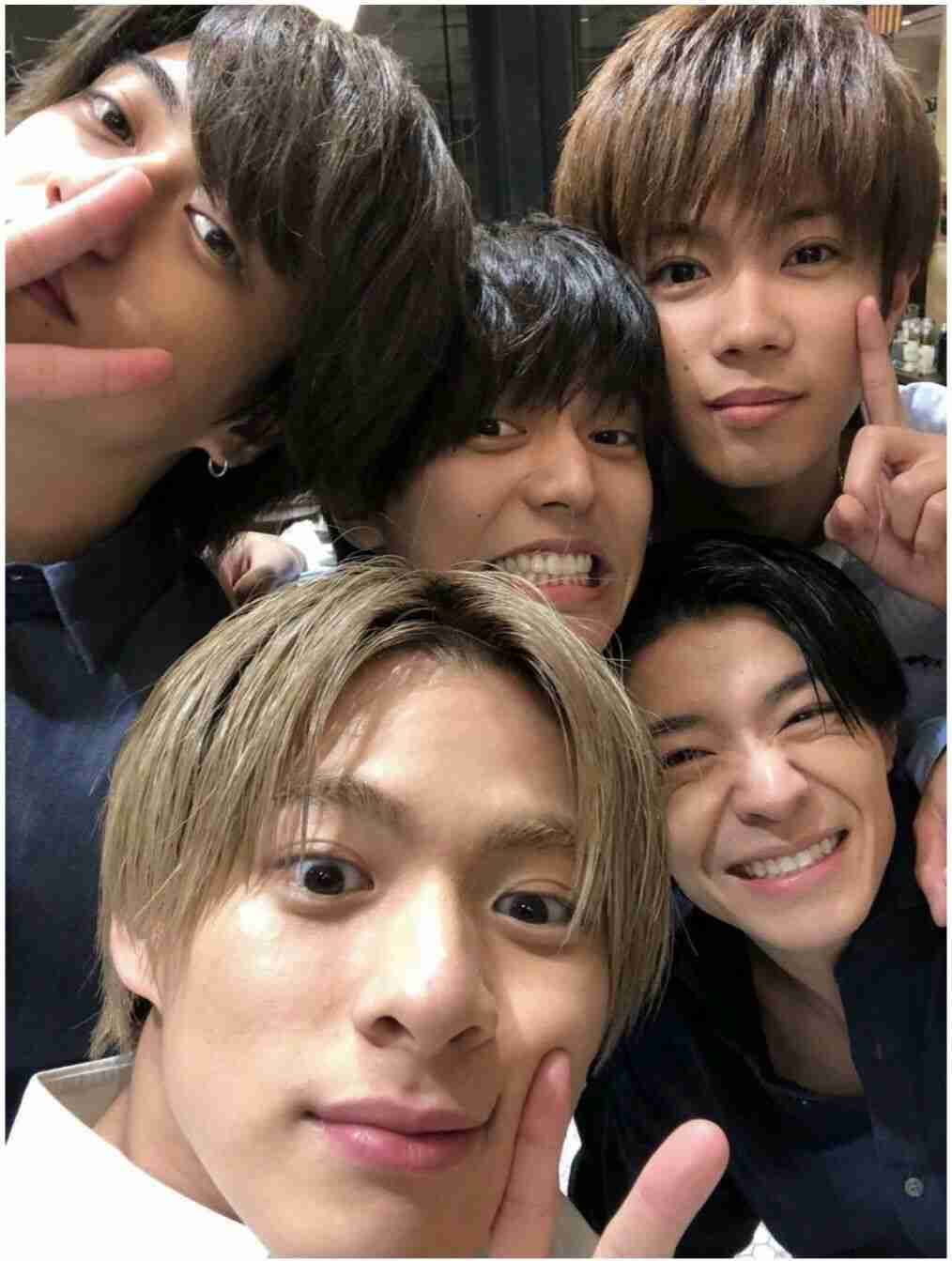 芸能人の集合写真を貼るトピ