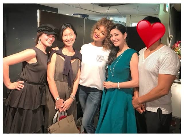 芸能人の集合写真を貼るトピ