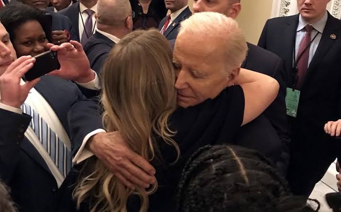 ビリー・アイリッシュさん 米大統領選でハリス氏支持表明「人生がかかっているというつもりで投票に行って」と呼びかけ