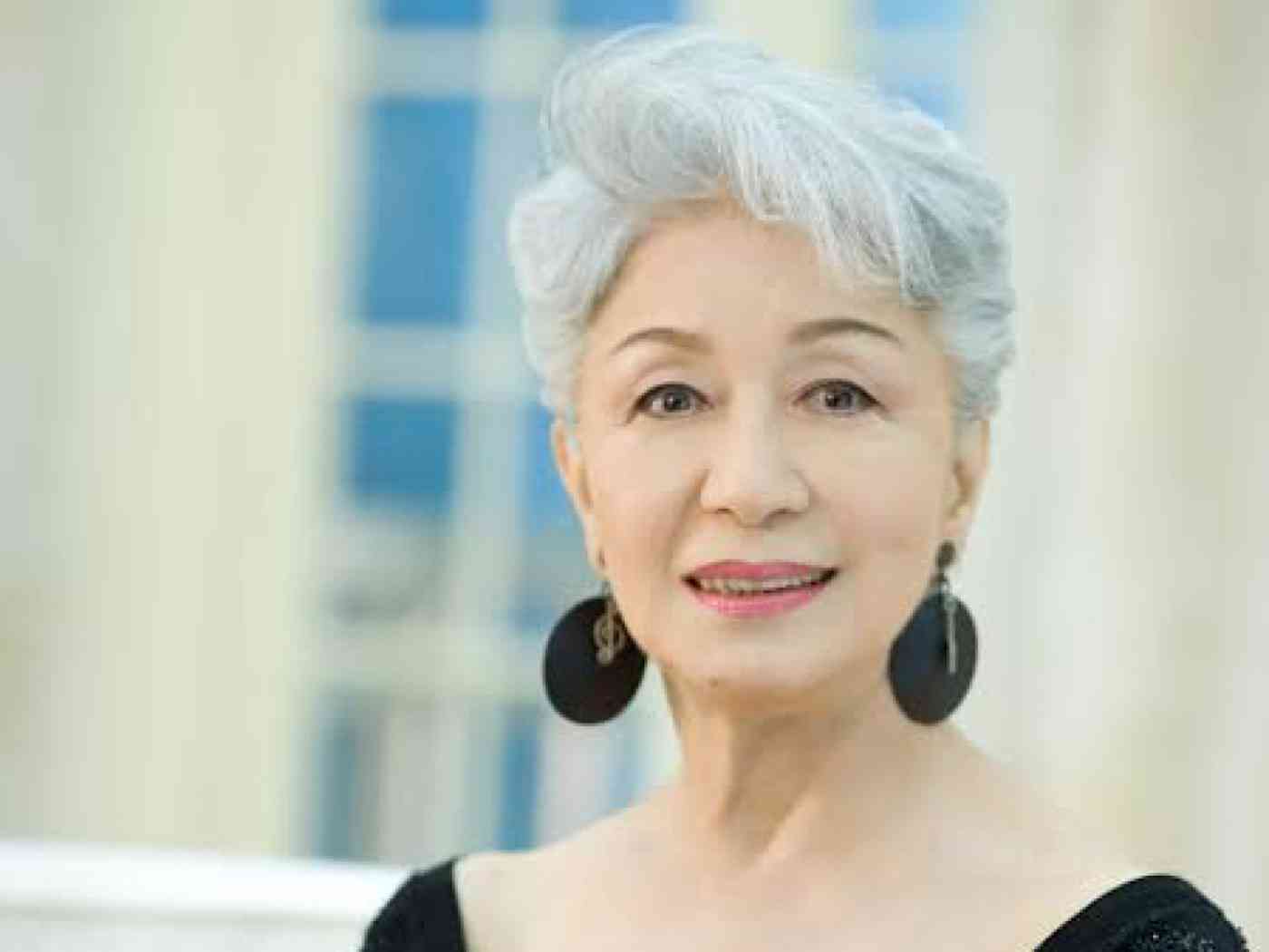 グレイヘアにしている人いますか?