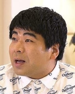 「飛び石で車体に傷」言いがかり…相手の免許証でクレカ“不正入手”スマホなど購入か 夫婦ら3人逮捕