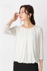 スーツの青山、らしくない「モード服」に本気の理由、外部人材を起用した新ブランドでイメージ刷新