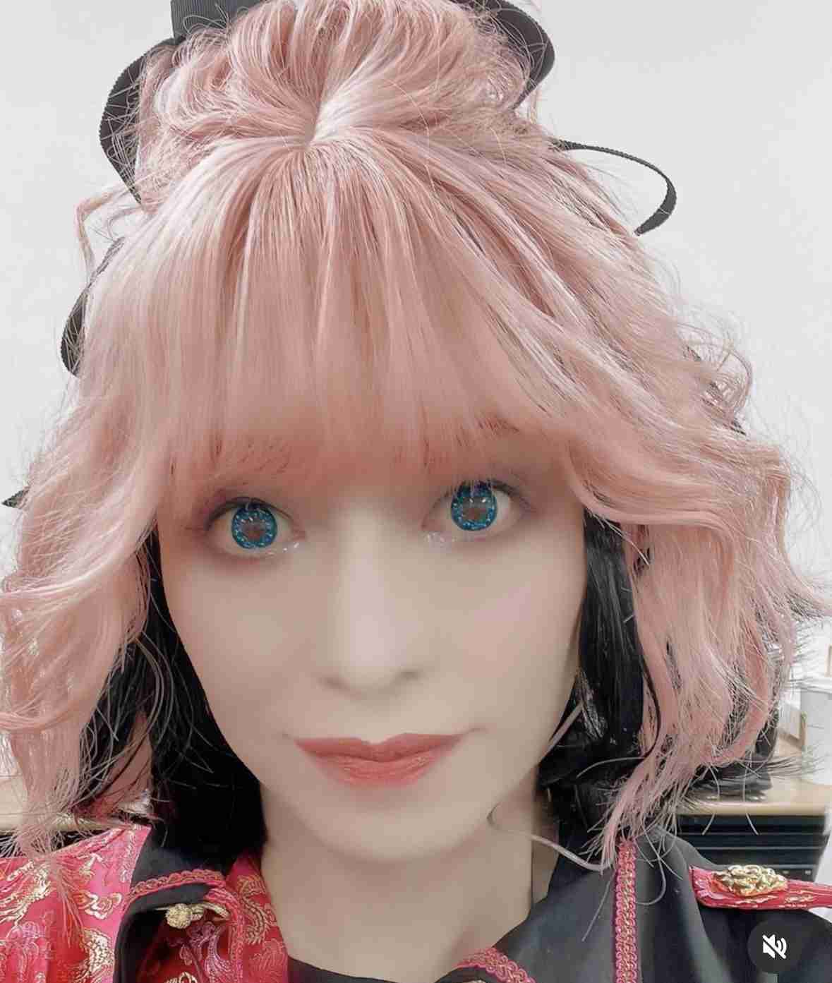 「こんなにクマあった？」「別人のよう」吉岡美穂のテレビ出演 “見た目” に視聴者が感じた疲労感