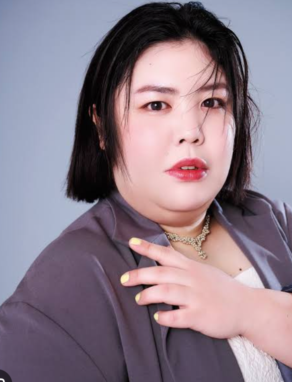 やす子、金髪＆メイクで雰囲気ガラリ「別人みたい」「お似合い」の声