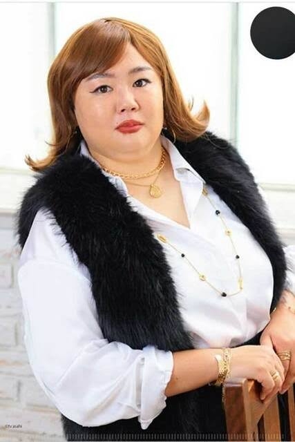やす子、金髪＆メイクで雰囲気ガラリ「別人みたい」「お似合い」の声