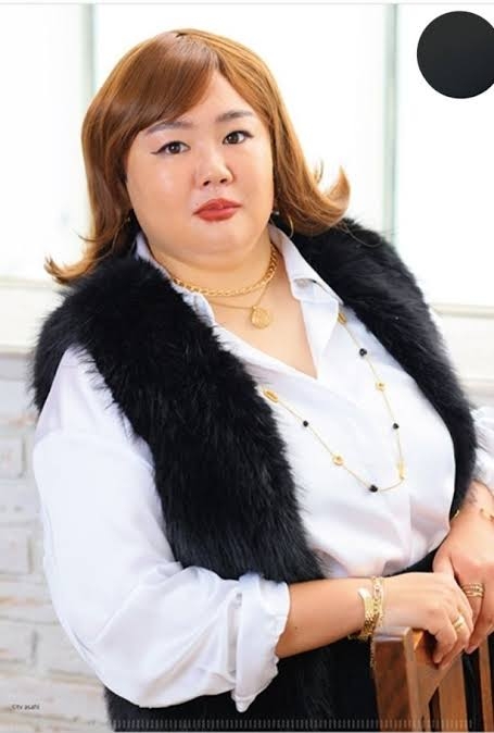 やす子、金髪＆メイクで雰囲気ガラリ「別人みたい」「お似合い」の声