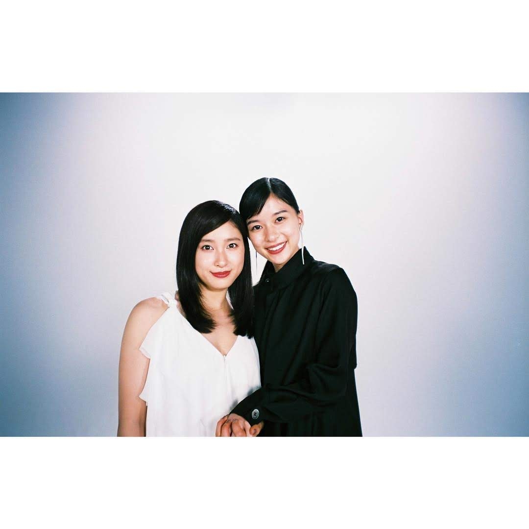 美人と美人の画像をください