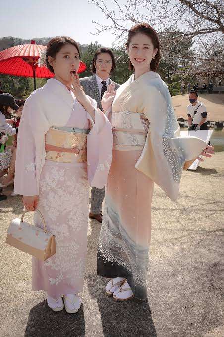 美人と美人の画像をください