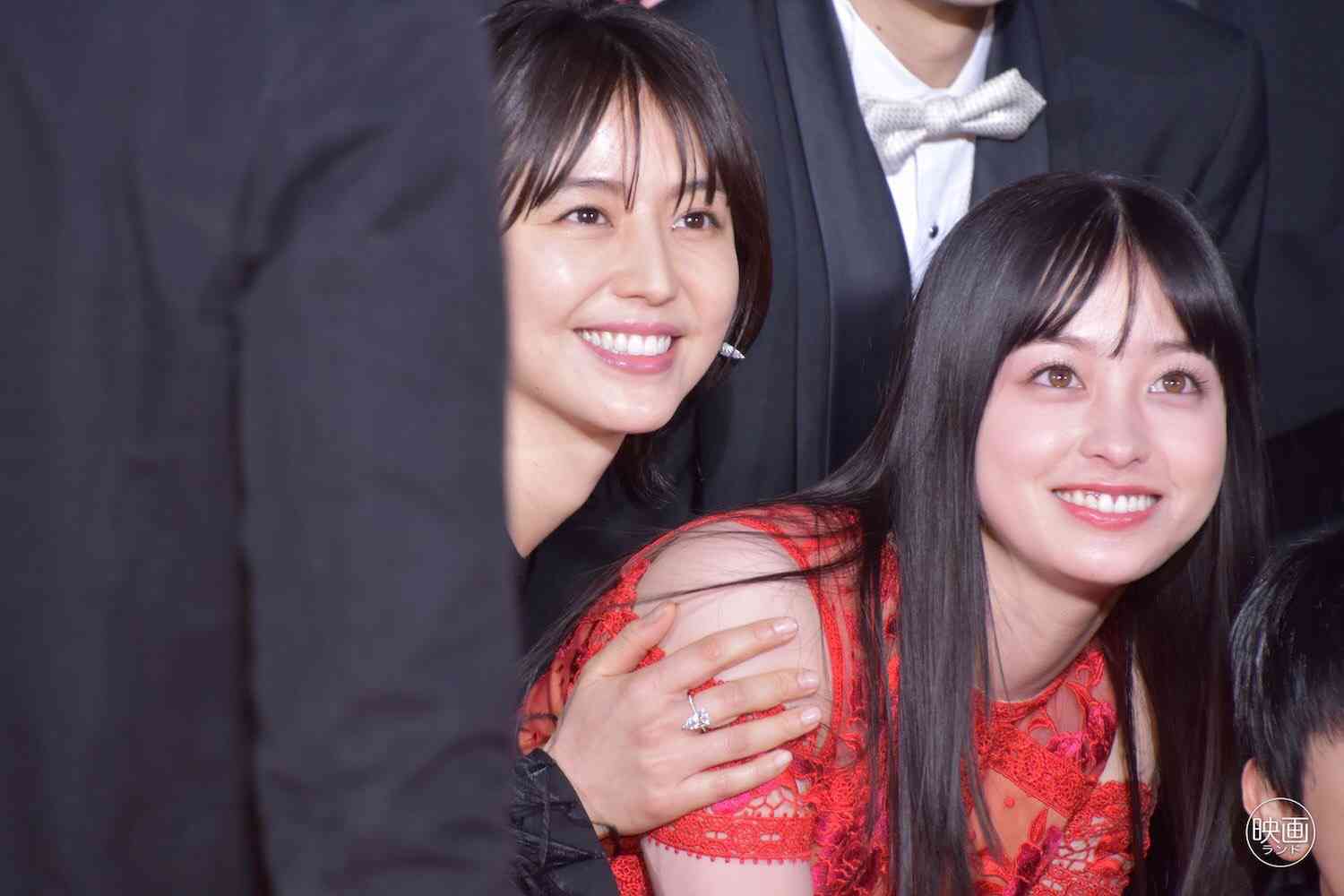 美人と美人の画像をください