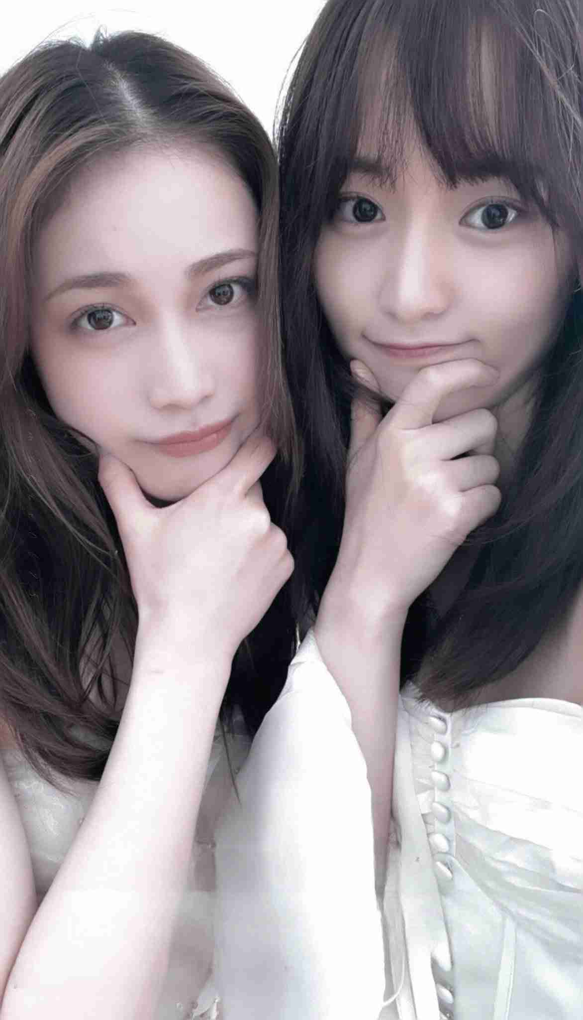 美人と美人の画像をください