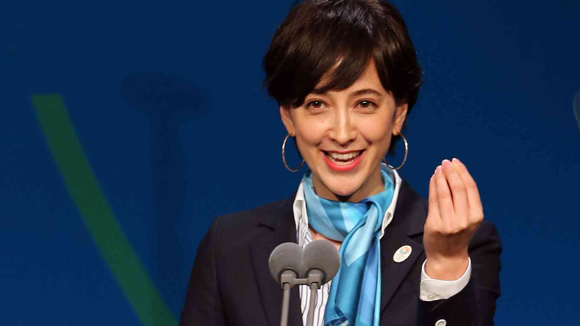 夫が前妻と旅行に行くと言っています