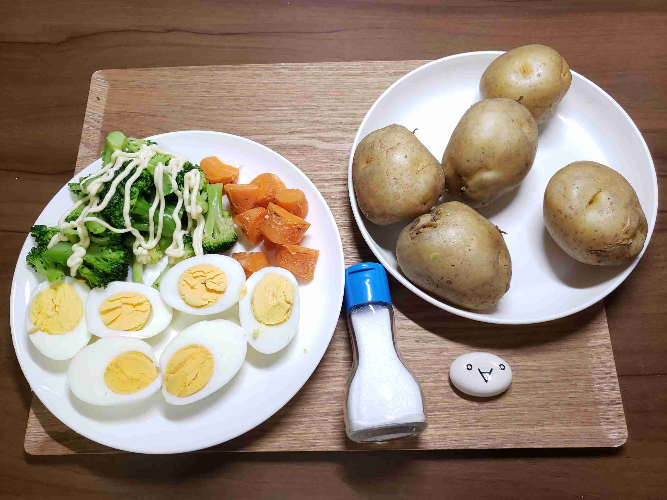 ママ友とのランチ、レクサスで行ったら「高級車イコール外車よね」とマウントされた女性　そんなママ友はベンツAクラスで……