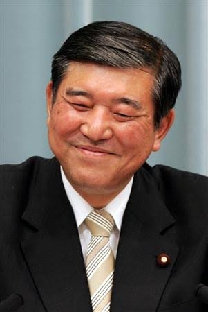 総裁選出馬の小泉進次郎氏「長年の課題に決着つける」　銀座の街頭演説に約5千人