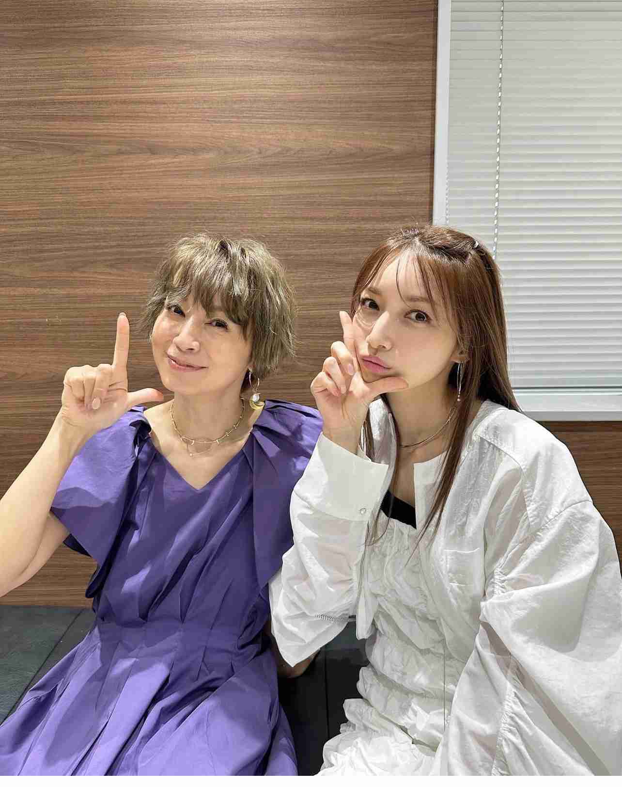 鈴木亜美、後藤真希との2ショットが話題に「2人とも美人」「お顔小さい！」