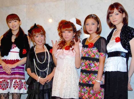 結婚式参列のドレスカラー
