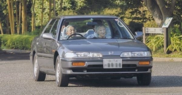 「前を走るパトカー」“追い越し”て大丈夫なの？ 「やっちゃダメ」な要注意項目は!? 実際に聞いてみた
