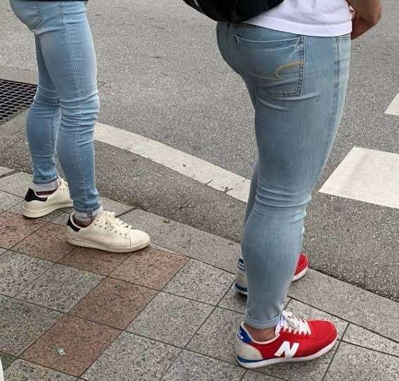 【賛否】男性の「スキニーパンツ」は女性ウケが悪い？　SNSでは厳しい指摘も「ぴちぴちで変」「イケメンに限る」