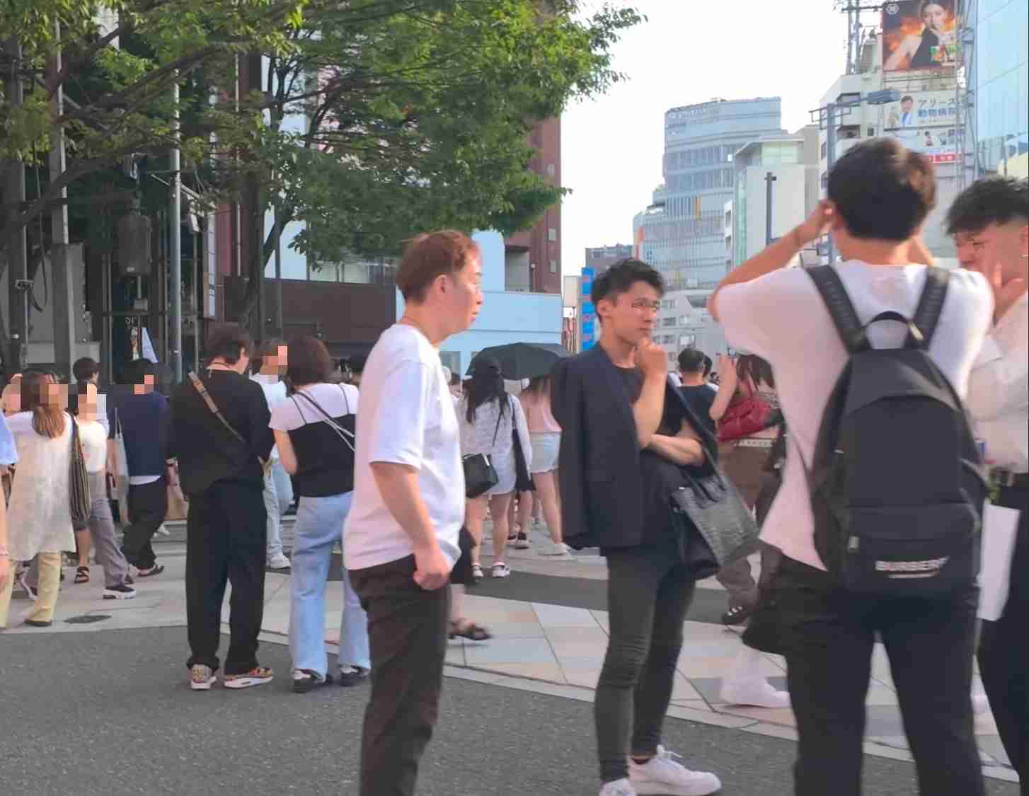 【賛否】男性の「スキニーパンツ」は女性ウケが悪い？　SNSでは厳しい指摘も「ぴちぴちで変」「イケメンに限る」