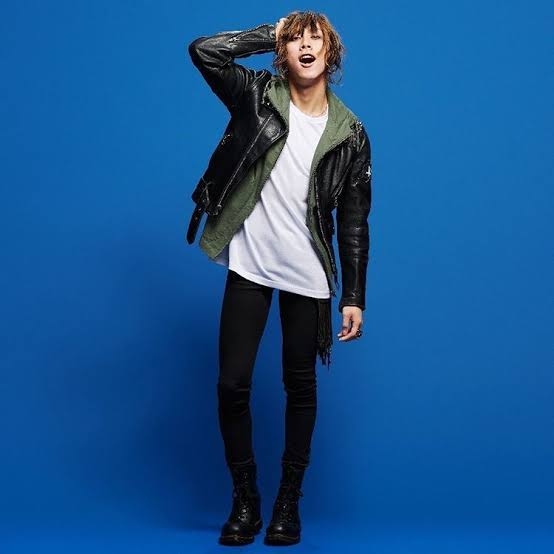 【賛否】男性の「スキニーパンツ」は女性ウケが悪い？　SNSでは厳しい指摘も「ぴちぴちで変」「イケメンに限る」