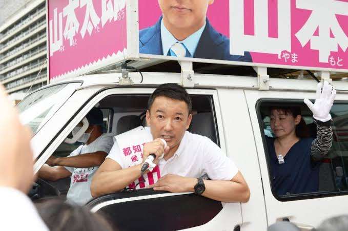 選挙カーに悩まされている