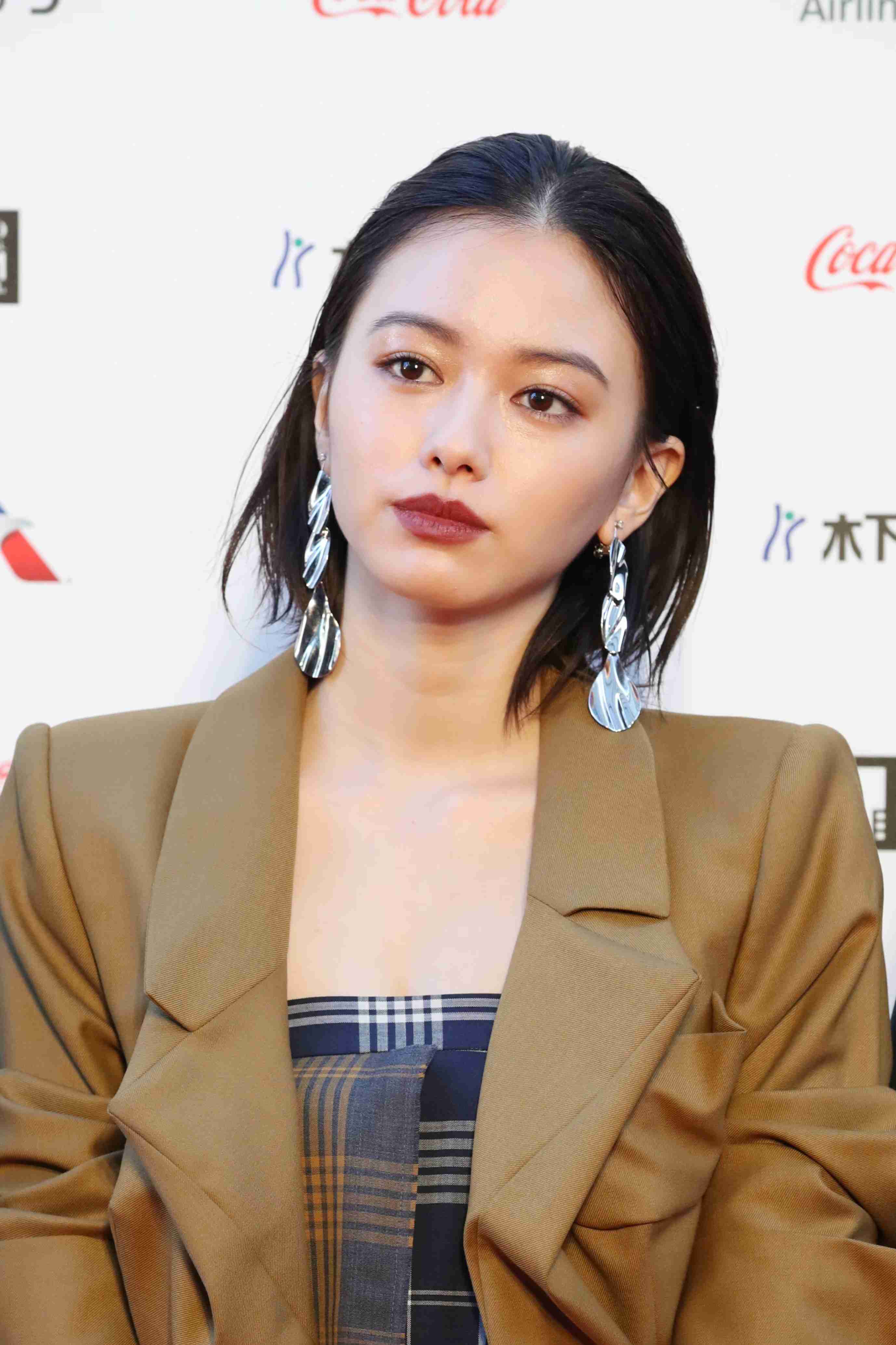 山本舞香「夫と食事をしてお誕生日＆結婚のお祝いしてもらいました」…マイファス・Hiroと結婚発表