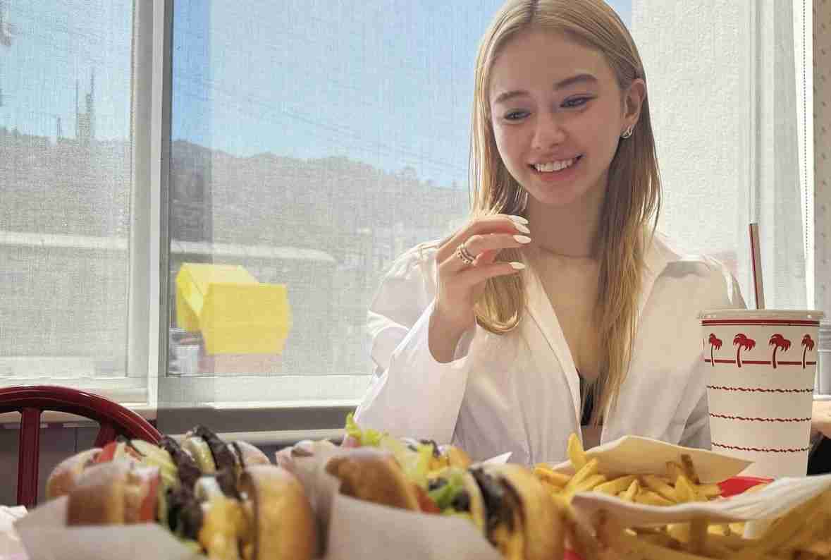 山本舞香「夫と食事をしてお誕生日＆結婚のお祝いしてもらいました」…マイファス・Hiroと結婚発表